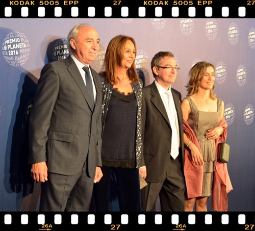 Lola Duenas Y Santiago Posteguillo