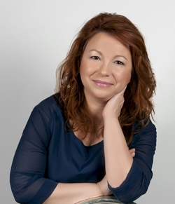 Dolores García Ruiz. Biografías y libros de autores en Anika Entre