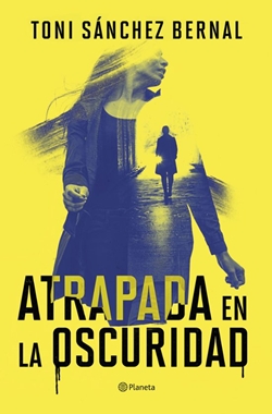 Atrapada en la oscuridad Atrapada en la oscuridad