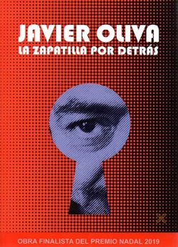 La zapatilla por detrás La zapatilla por detrás